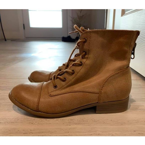 Guess Womens Brown Combat Boots - Picture 1 of 3